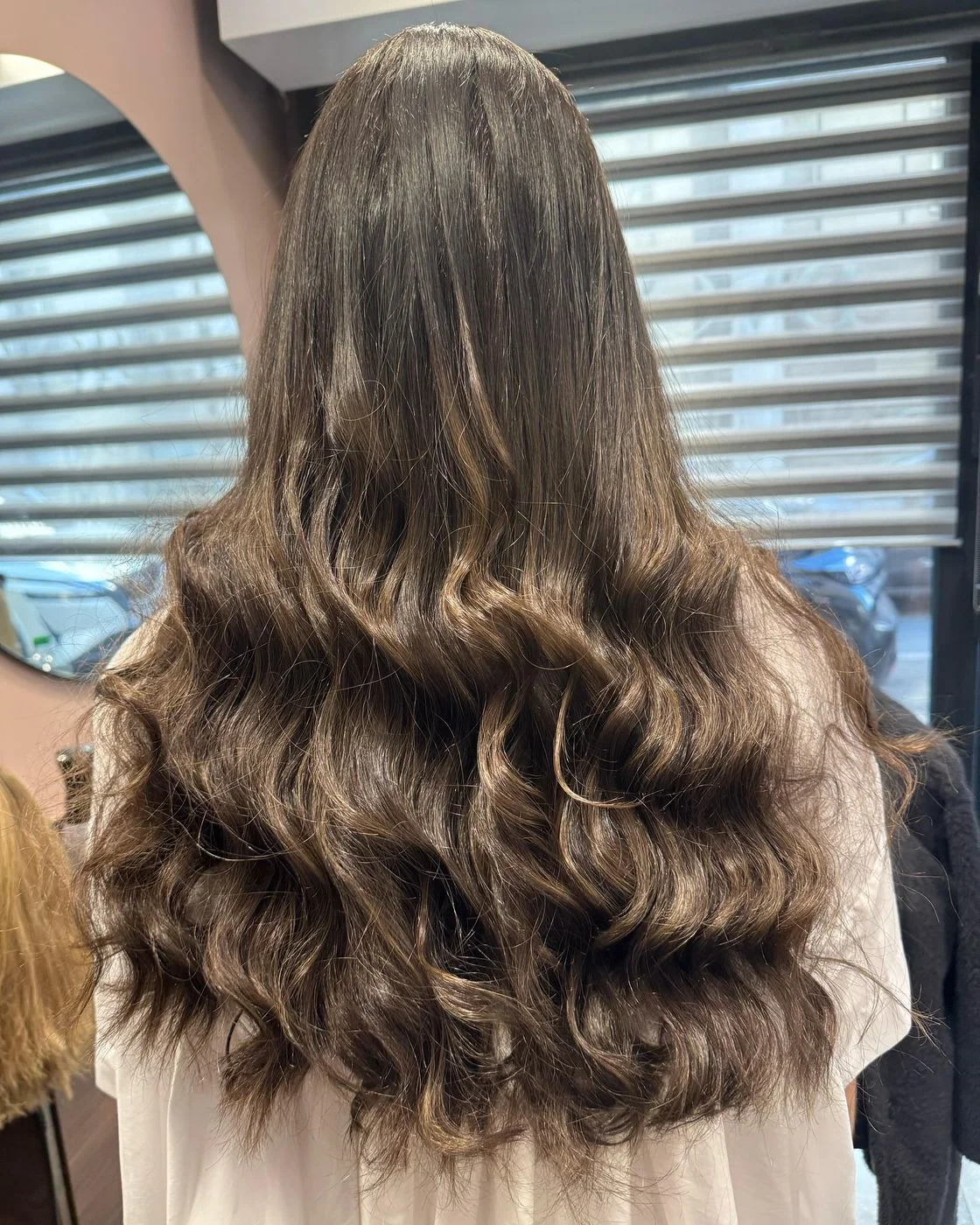 Bouclées & ondulées en cheveux naturels, réalisation du salon Dvora K
